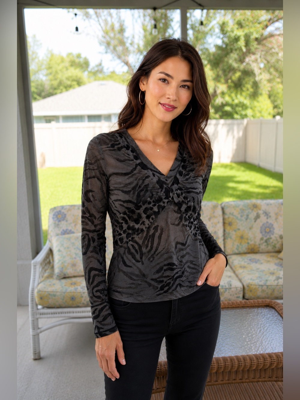 Kay Unger New York Animal Print Mesh Top V Neck Gray Black Women’s L Gray Black